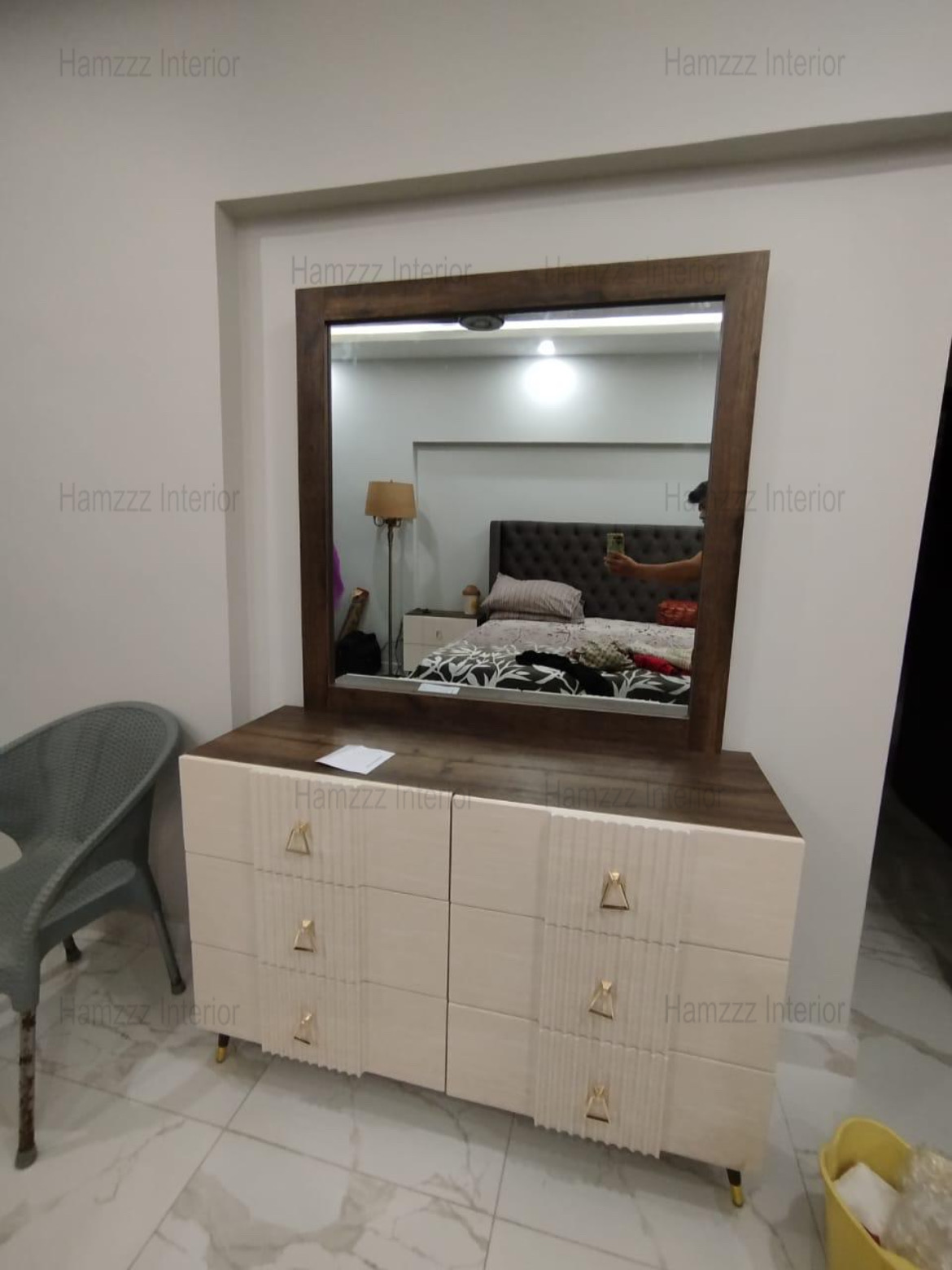 Dressing Table with Mirror